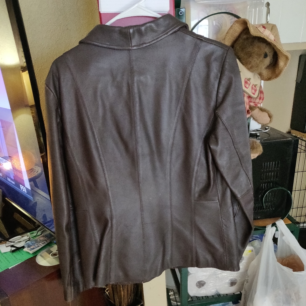 Leather jacket - Picture 2 of 3